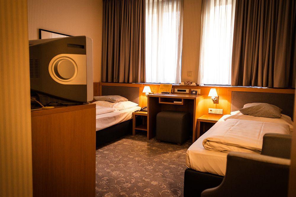 Townhouse Hotel Франкфурт-на-Майне Экстерьер фото